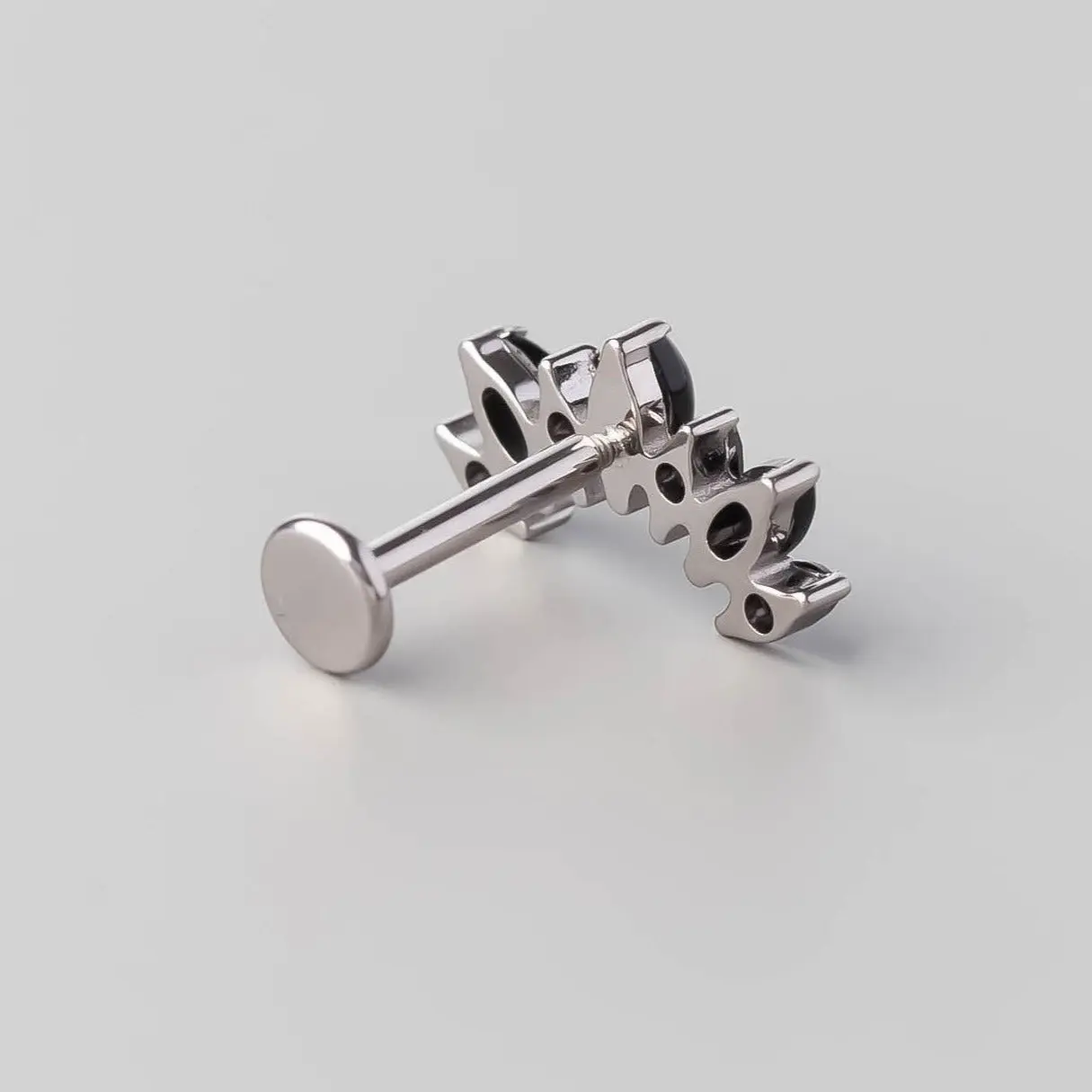 Seven Stone Labret in Black Onyx - Titanium - Image 3