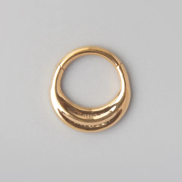 Dune Segment Hoop in Gold - Titanium