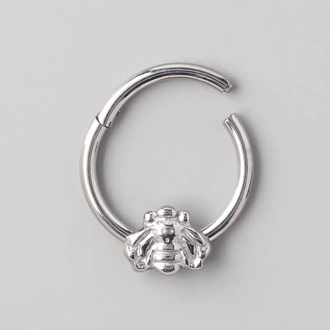 Hinged Segment Ring Bumble Bee in Silver - Titanium - Image 2
