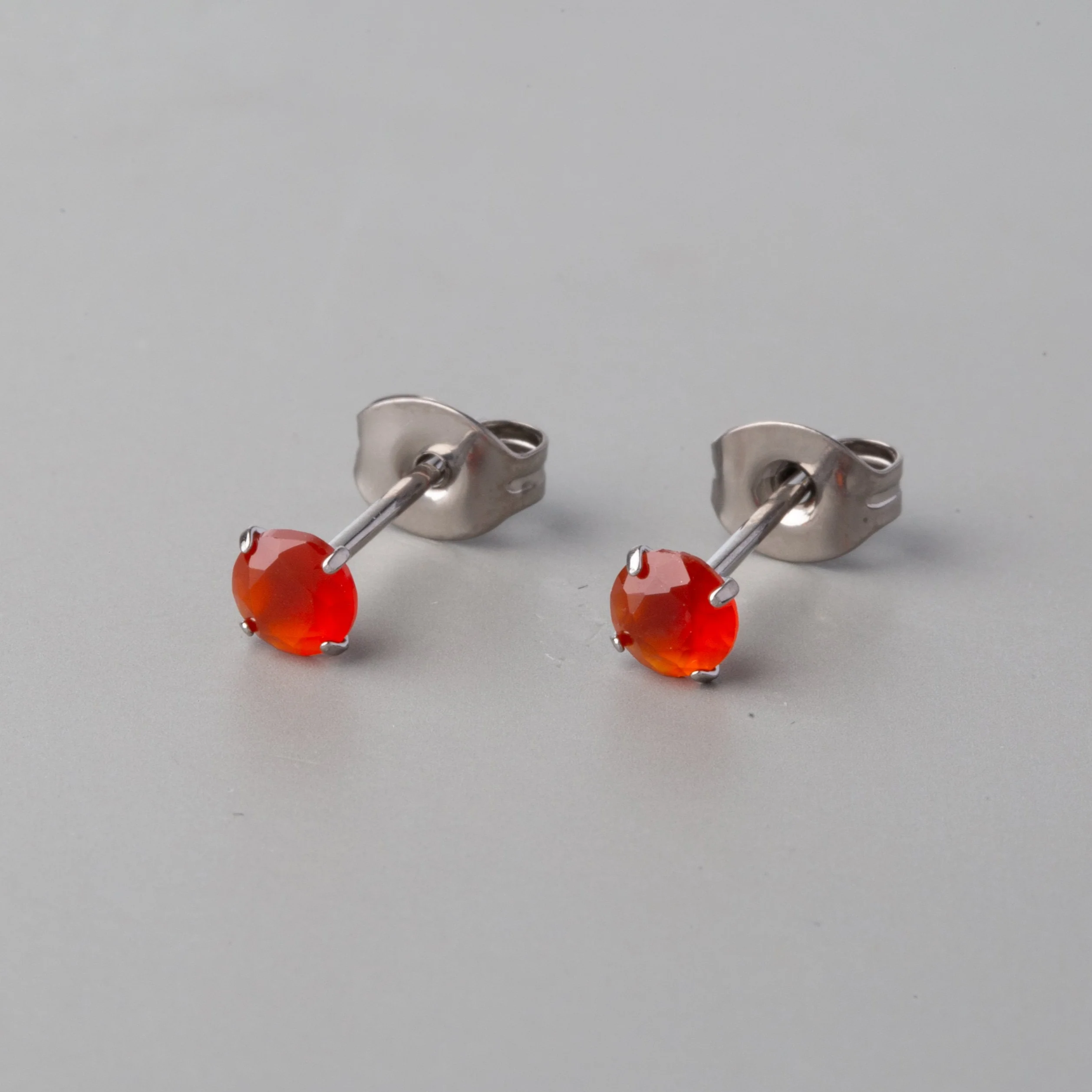 Prong Set Red Onyx Earrings - Titanium