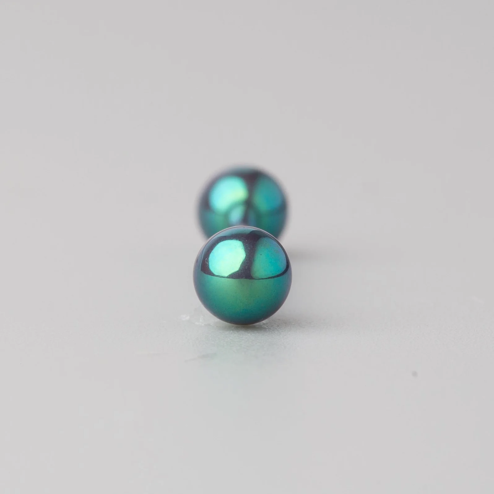 Tongue Barbell in Green - Titanium